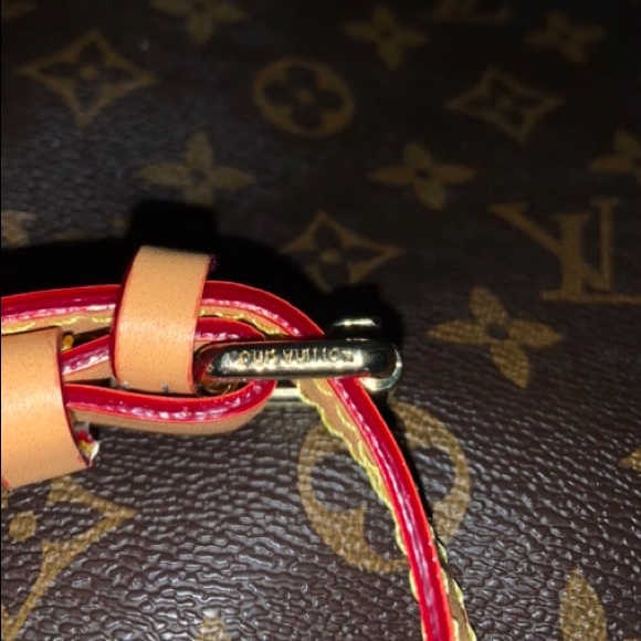 Vintage Authentic Louis Vuitton Cross Body Bag - Picture 10 of 11